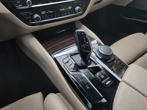 Used 2022 BMW 530i xDrive AWD/4WD image 22