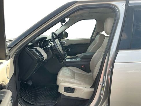 Used 2017 Land Rover Discovery SE image 14