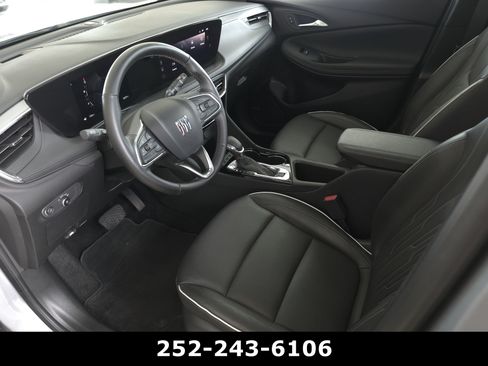 Used 2025 Buick Encore GX Avenir w/ Avenir Technology Package AWD/4WD image 9