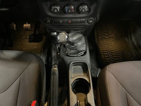 Used 2015 Jeep Wrangler Unlimited Sport w/ Power Convenience Group image 11