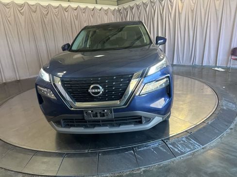 Used 2023 Nissan Rogue SV FWD image 2