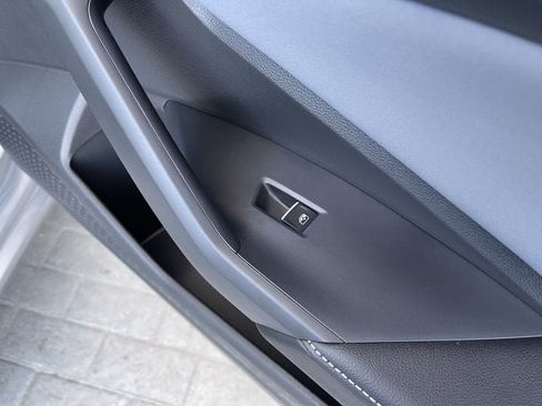 New 2025 Volkswagen Jetta SE image 28