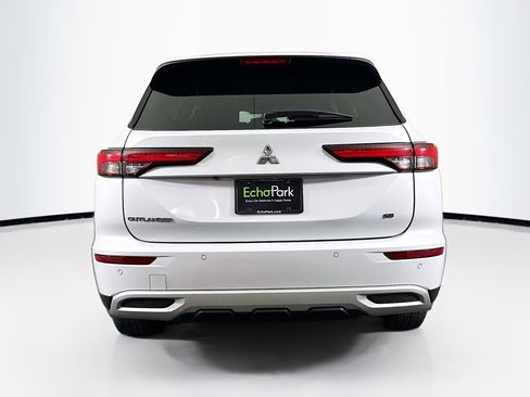 Used 2024 Mitsubishi Outlander SE image 7