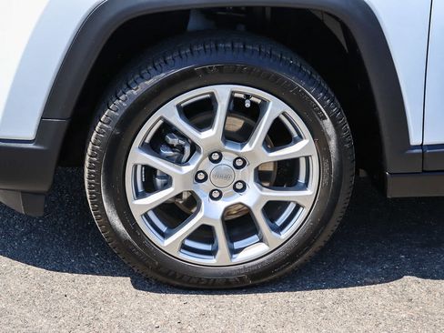 Used 2022 Jeep Compass Latitude AWD/4WD image 14