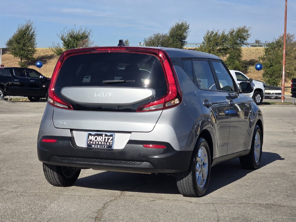 Used 2022 Kia Soul LX w/ Technology Package FWD image 8