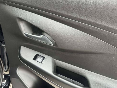 Used 2025 Buick Envista Avenir FWD image 44
