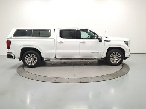 Used 2023 GMC Sierra 1500 Denali AWD/4WD image 9