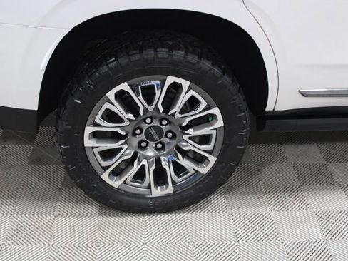 Used 2023 GMC Yukon Denali Ultimate image 47