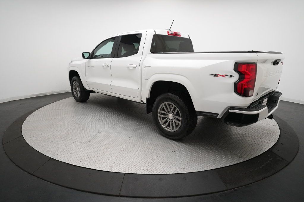 Used 2023 Chevrolet Colorado LT AWD/4WD image 30