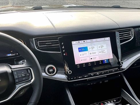 Used 2022 Jeep Wagoneer Series III w/ Convenience Group I image 10