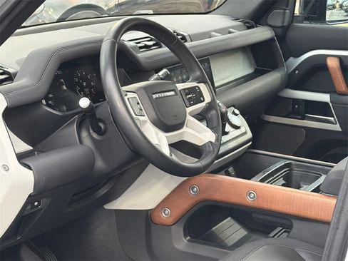 Used 2020 Land Rover Defender 110 S image 15