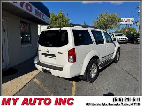 Used 2011 Nissan Pathfinder Silver AWD/4WD image 4