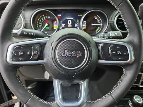 Used 2023 Jeep Wrangler Unlimited Sahara w/ Cold Weather Group AWD/4WD image 12