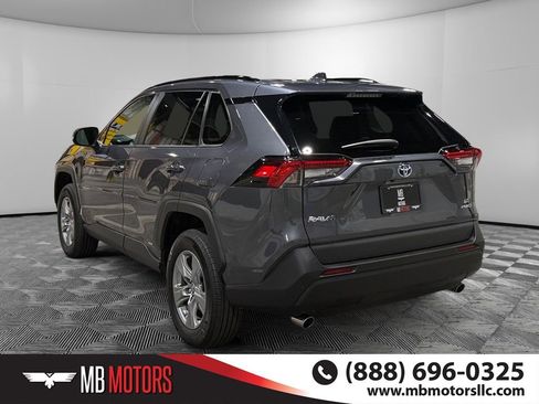 Used 2024 Toyota RAV4 LE AWD/4WD image 7