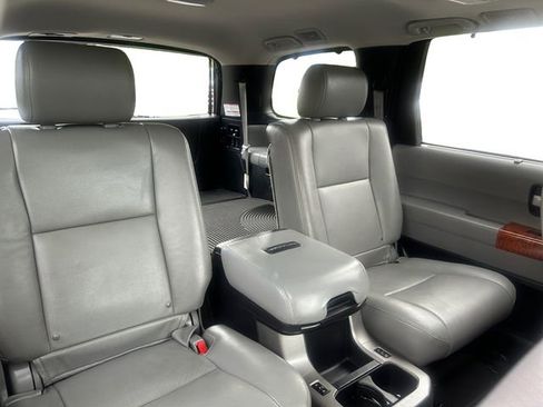 Used 2019 Toyota Sequoia Platinum AWD/4WD image 18