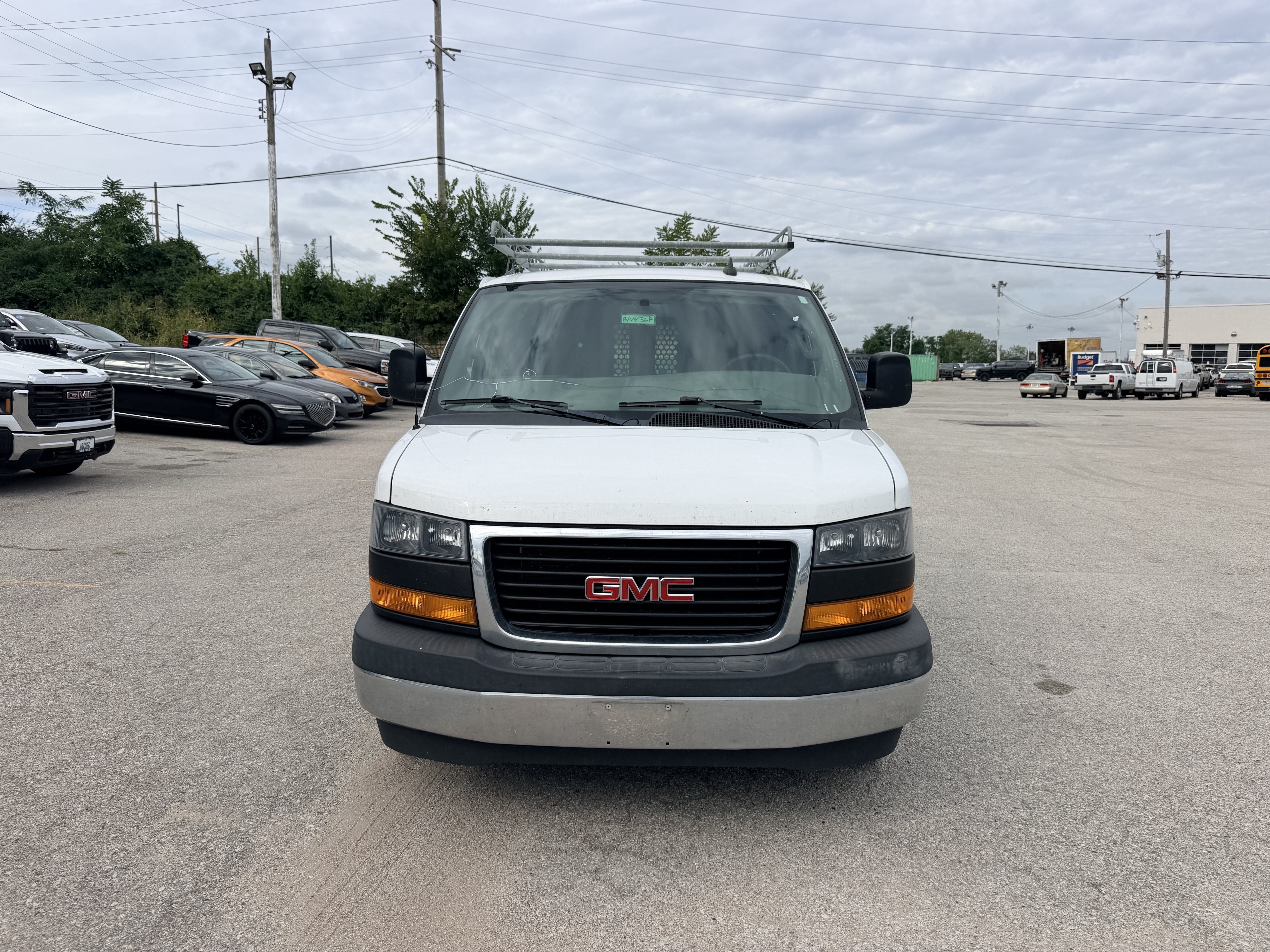 Used 2019 GMC Savana 2500 w/ Driver Convenience Package RWD image 1