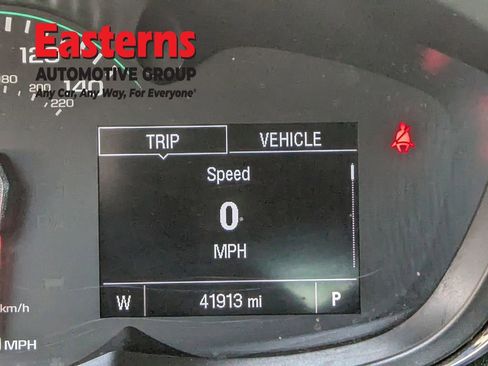 Used 2020 Chevrolet Trax LT image 31