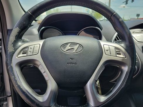 Used 2011 Hyundai Tucson GLS FWD image 24