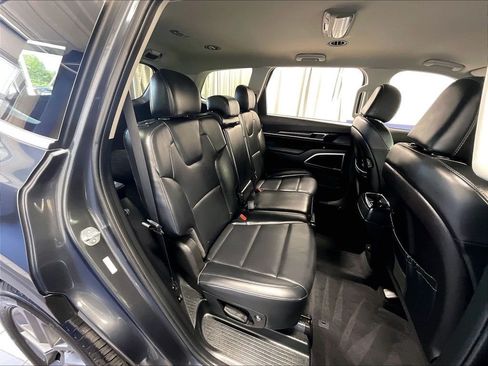 Used 2024 Kia Telluride LX AWD/4WD image 16