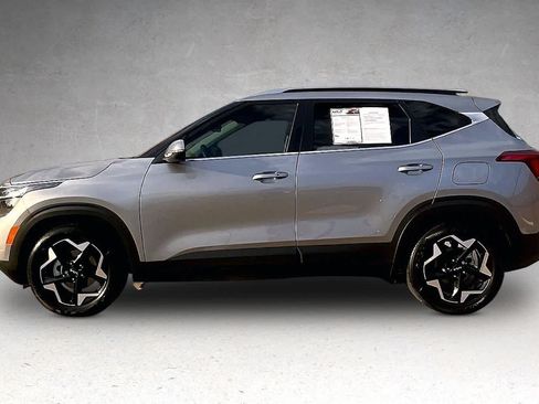 Certified 2024 Kia Seltos EX FWD image 3