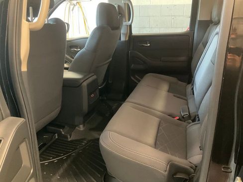 Used 2025 Nissan Frontier SV image 26