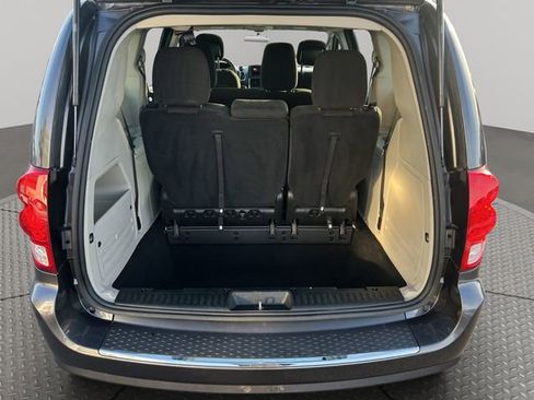 Used 2015 Dodge Grand Caravan American Value Package image 36