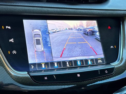 Used 2020 Cadillac XT6 Premium Luxury w/ Platinum Package image 27