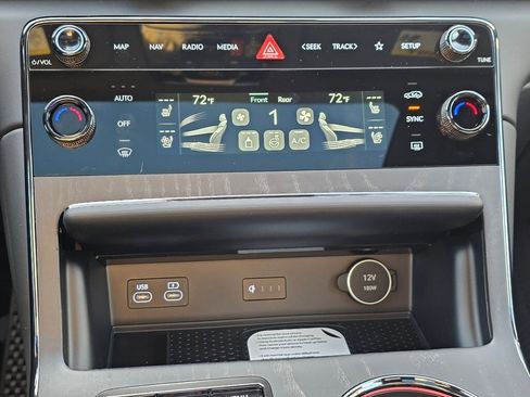 New 2026 Genesis GV80 3.5T Prestige image 16