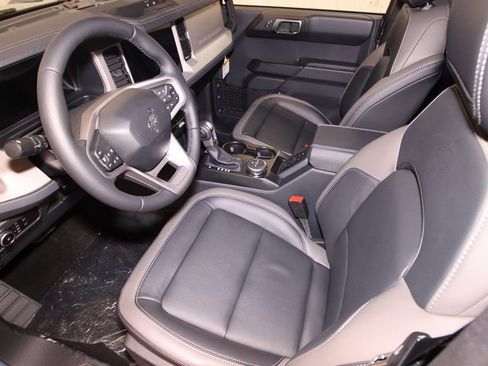 New 2025 Ford Bronco Outer Banks image 24