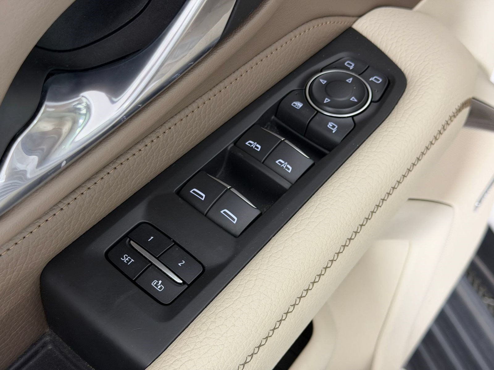 Used 2021 GMC Yukon Denali w/ Denali Premium Package RWD image 14