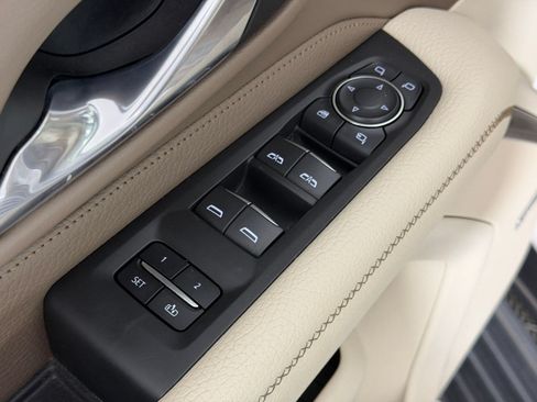 Used 2021 GMC Yukon Denali w/ Denali Premium Package RWD image 14