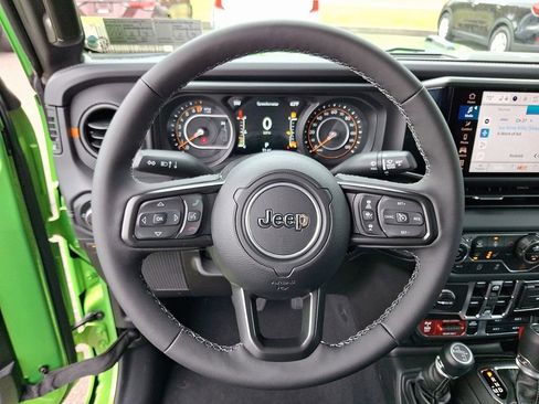 New 2025 Jeep Gladiator Mojave image 13