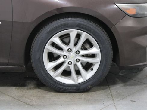 Used 2016 Chevrolet Malibu LT FWD image 12