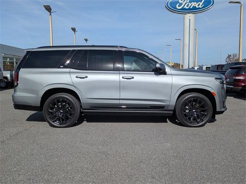 Used 2024 Cadillac Escalade Sport Platinum w/ LPO, ONYX Package image 3