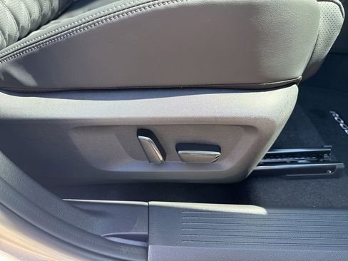 New 2026 Nissan Rogue Platinum w/ Platinum Premium Package AWD/4WD image 34