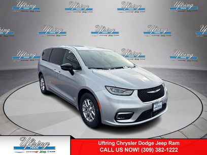 New 2026 Chrysler Pacifica Select
