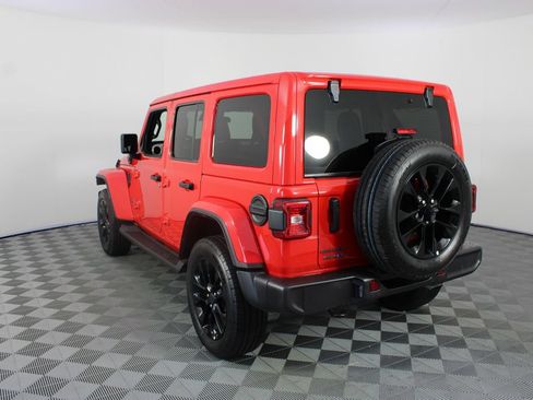 Used 2025 Jeep Wrangler Unlimited Sahara AWD/4WD image 21