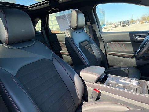 Used 2024 Ford Edge ST-Line image 14