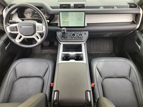 Used 2025 Land Rover Defender 110 S image 25