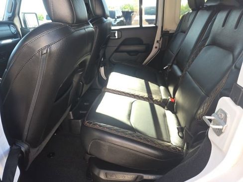 Used 2023 Jeep Wrangler Unlimited Sahara image 5