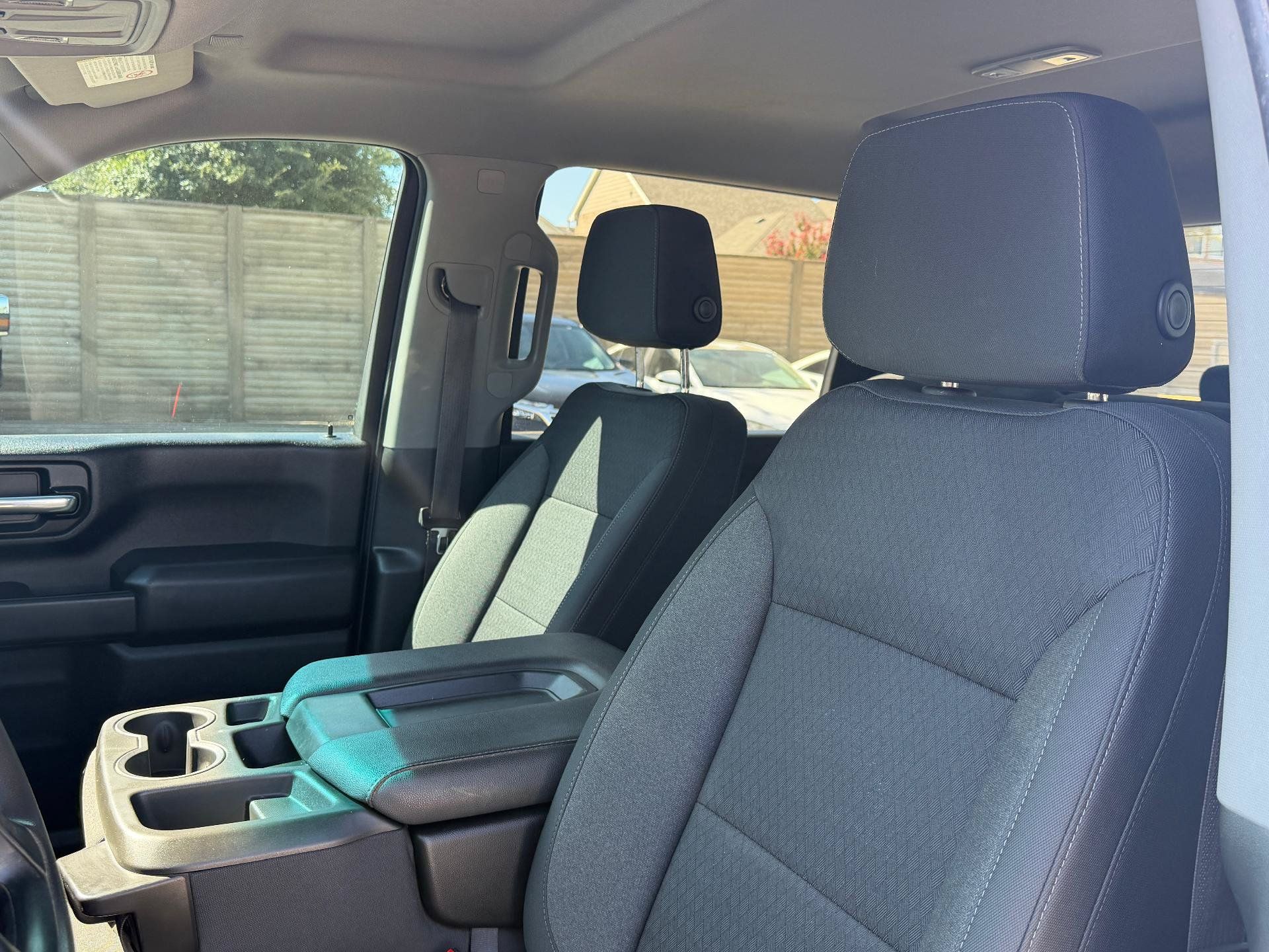 Used 2022 Chevrolet Silverado 2500 Custom w/ Custom Convenience Package AWD/4WD image 18