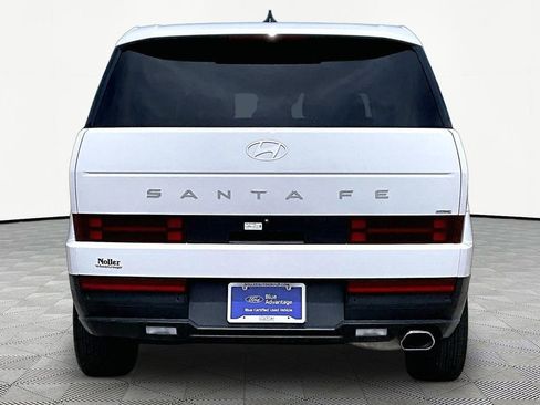 Used 2025 Hyundai Santa Fe SE AWD/4WD image 4