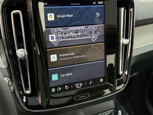 Certified 2025 Volvo XC40 B5 Core image 26