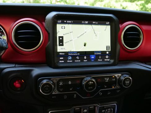 Used 2021 Jeep Wrangler Unlimited Rubicon AWD/4WD image 18