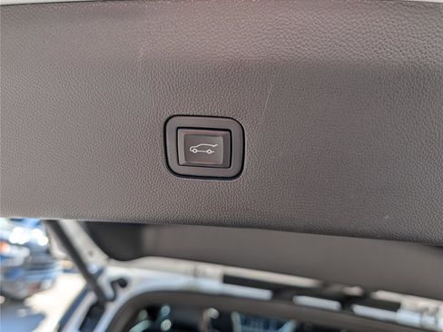 Used 2023 Buick Enclave Essence w/ Experience Buick Package FWD image 14
