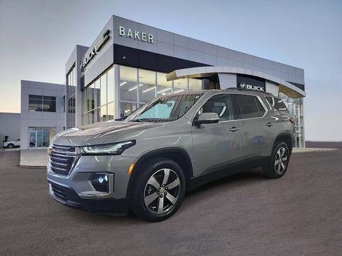 Used 2023 Chevrolet Traverse LT w/ LT Premium Package AWD/4WD image 1