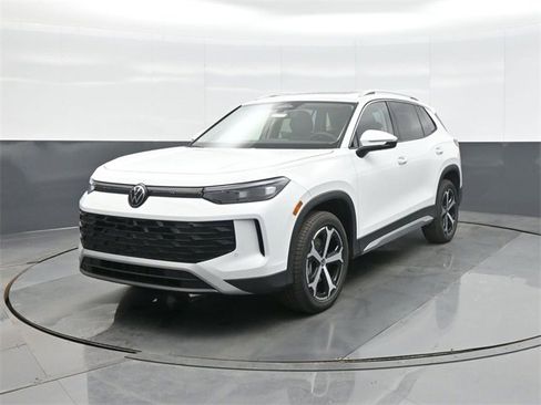 New 2026 Volkswagen Tiguan SE image 3