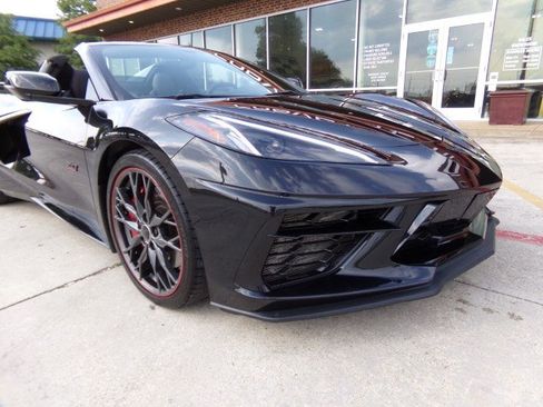 Used 2023 Chevrolet Corvette Stingray Premium Conv w/ Z51 Performance Package RWD image 4
