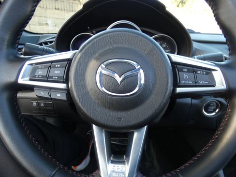 Used 2016 MAZDA MX-5 Miata Club image 43