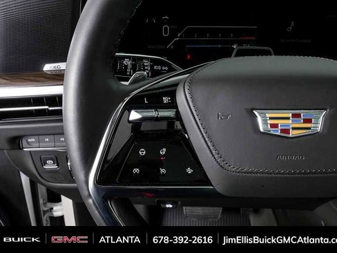 Used 2025 Cadillac Escalade ESV Sport Platinum AWD/4WD image 11